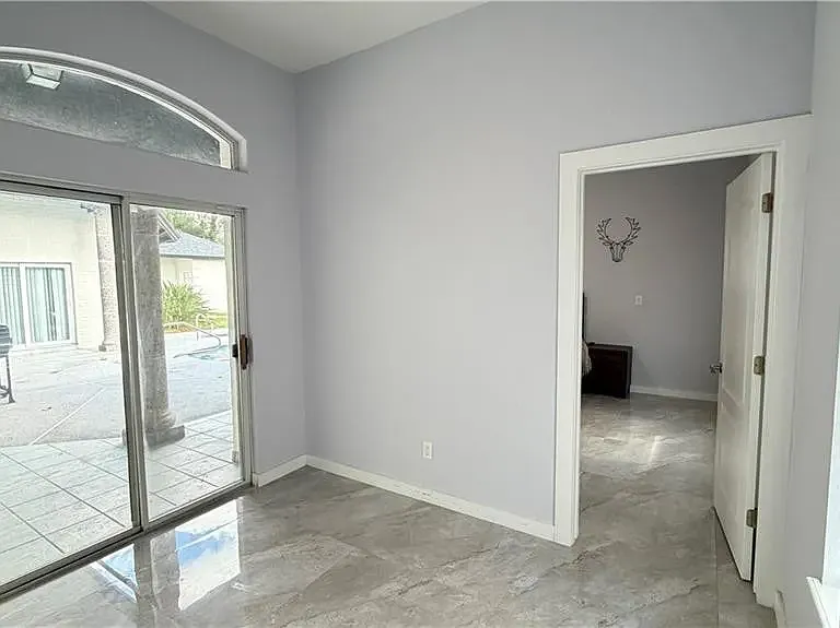 2504 Lilac Ave — Photo 20