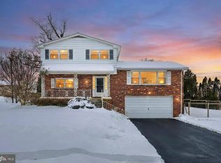 470 Cortleigh Dr, York, PA 17402