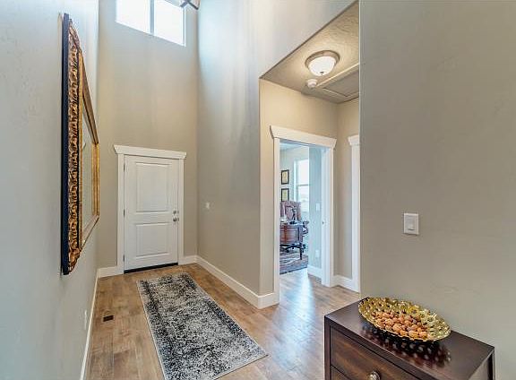 3rd image of 10104 S Glenmoor Dr