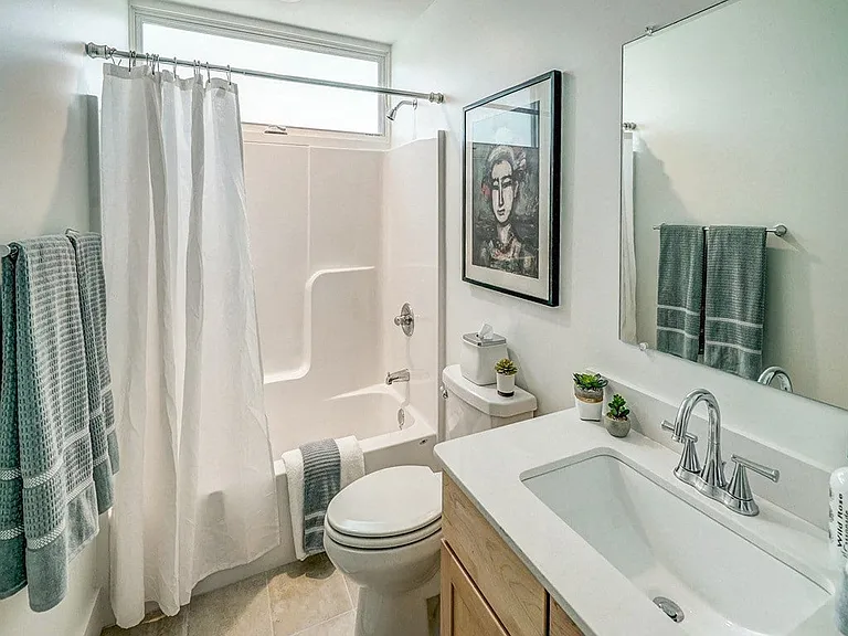 Riverside Village Apartments — Photo 82