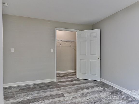 5th image of 517 21st St SE