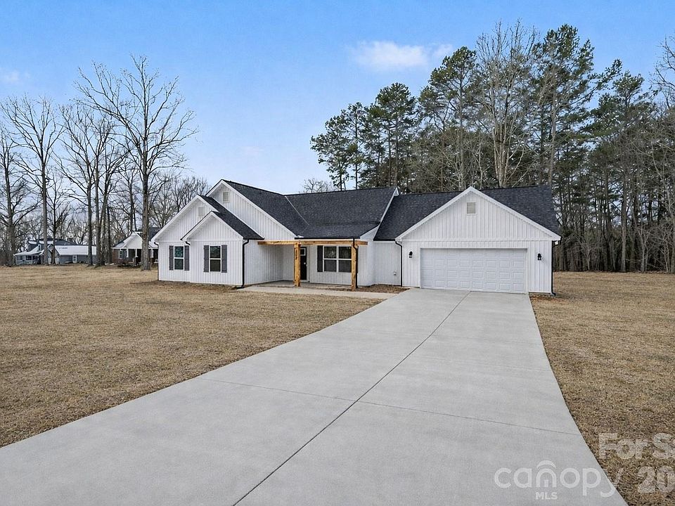 1st image of 202 Jenkins St