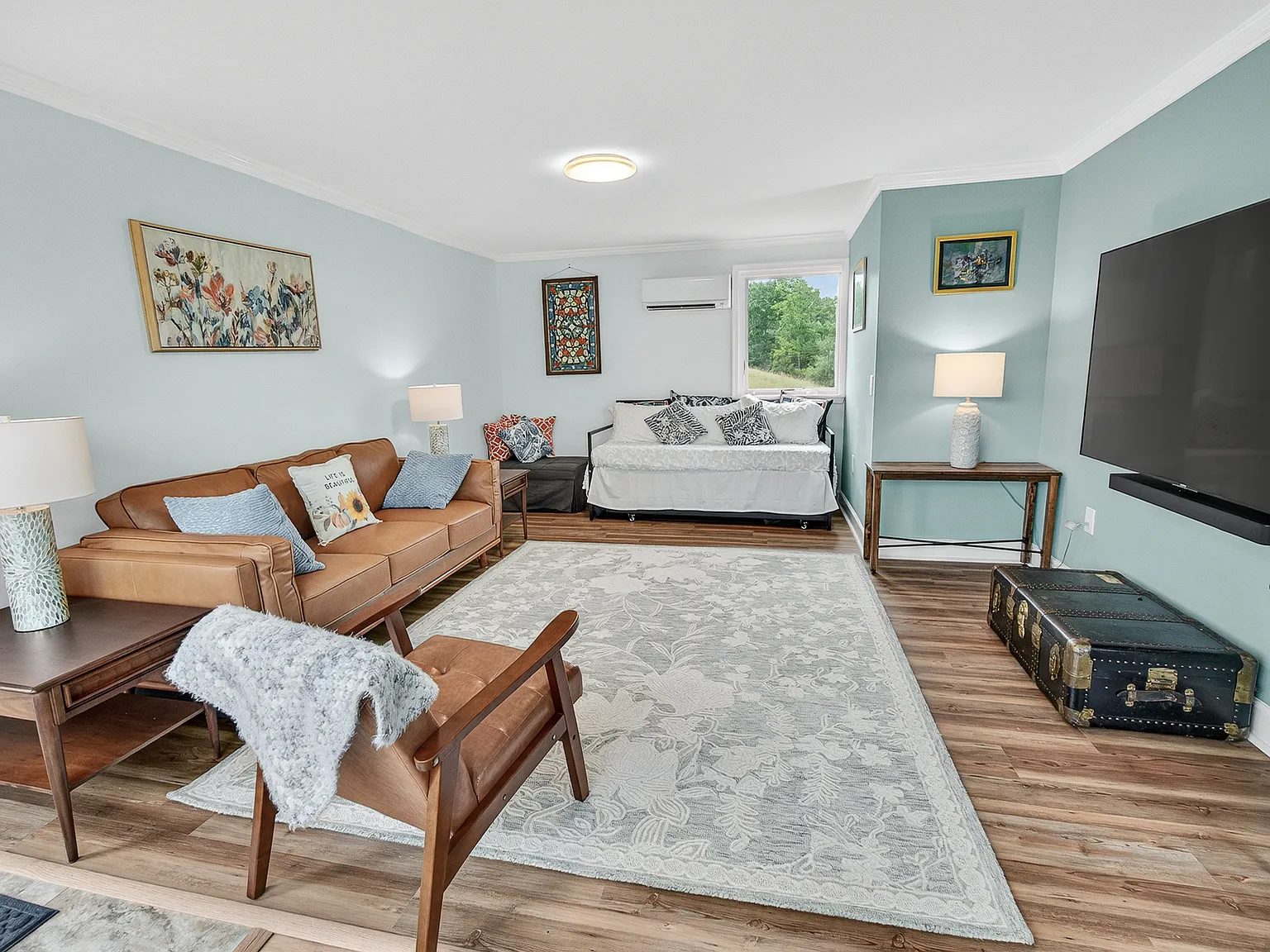 1 bed, $2,000 — Photo 2