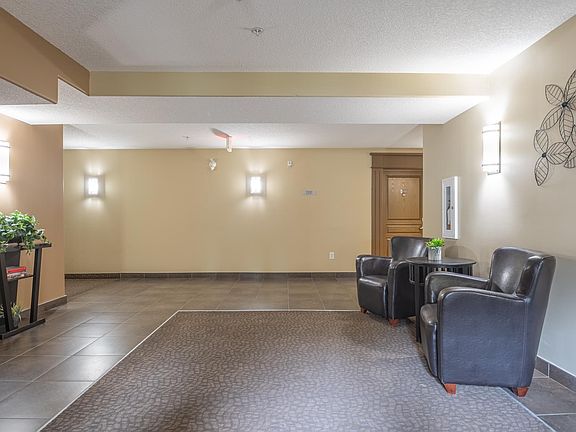 4th image of 400 Palisades Way #301