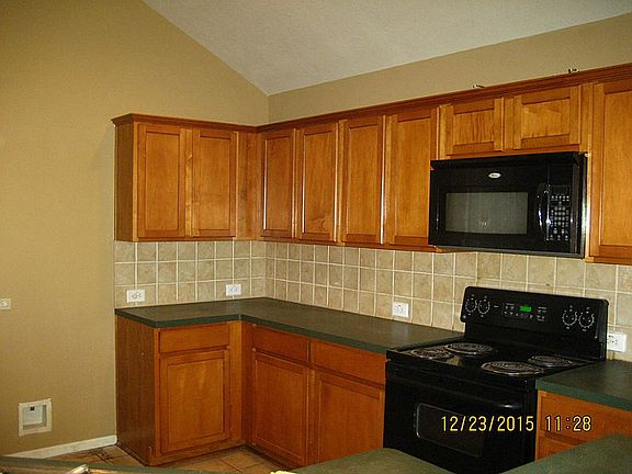 3rd image of 10623 Saratoga Sq