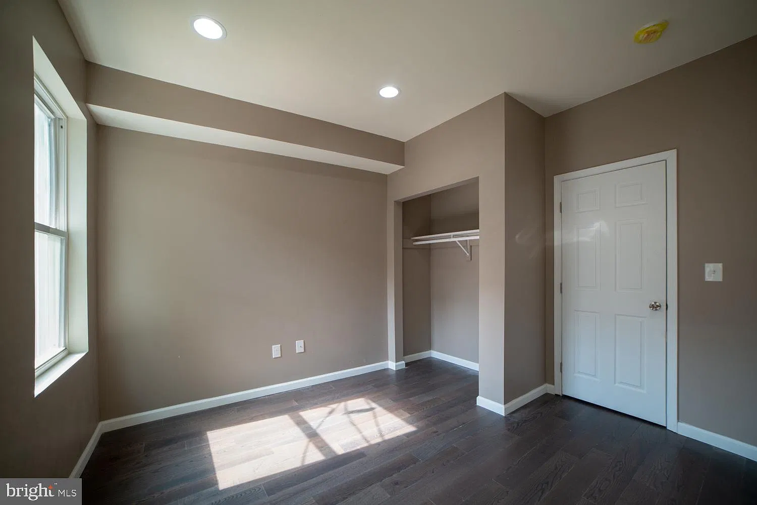5 bed, 3.0 bath, 2283 sqft, $3,500 — Photo 4