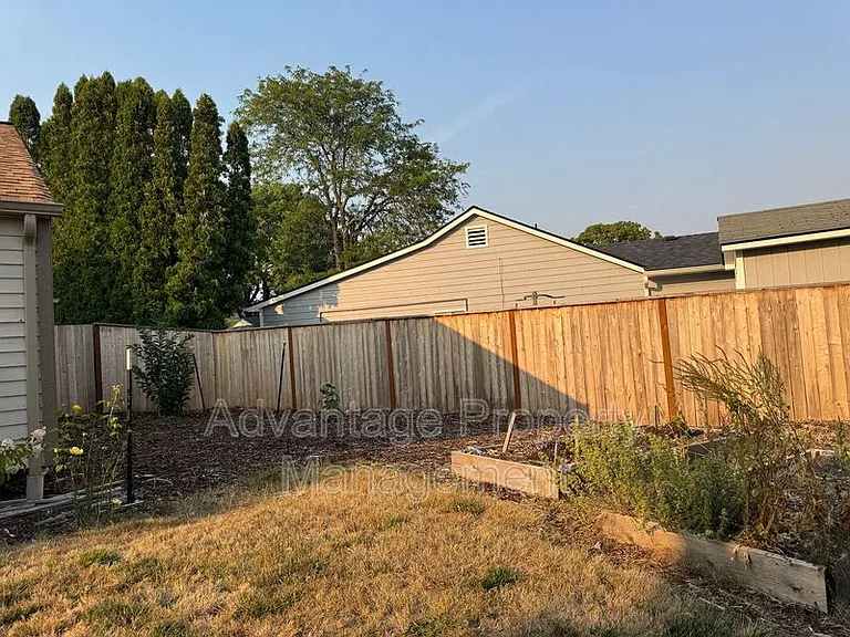 1440 NW Meadowgreen Pl — Photo 10