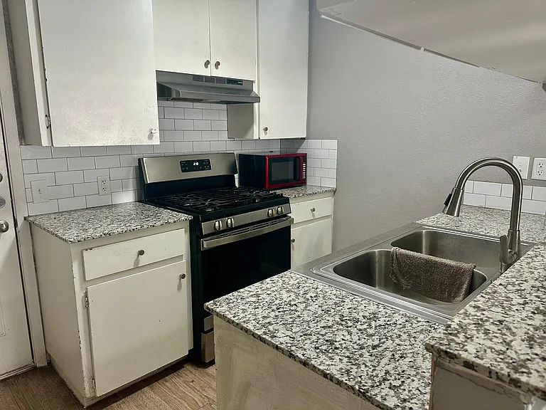 836 N Meadows Dr #B — Photo 4