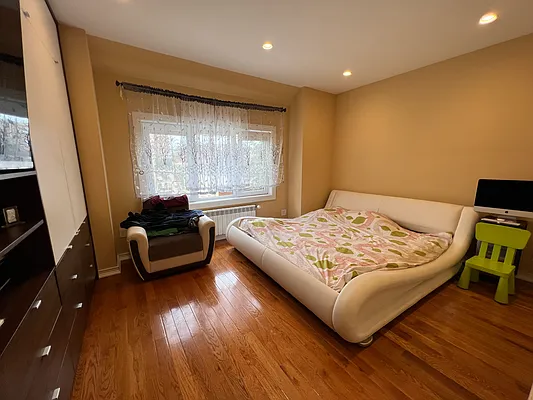 Rented by Capri Jet Realty Corp | media 15