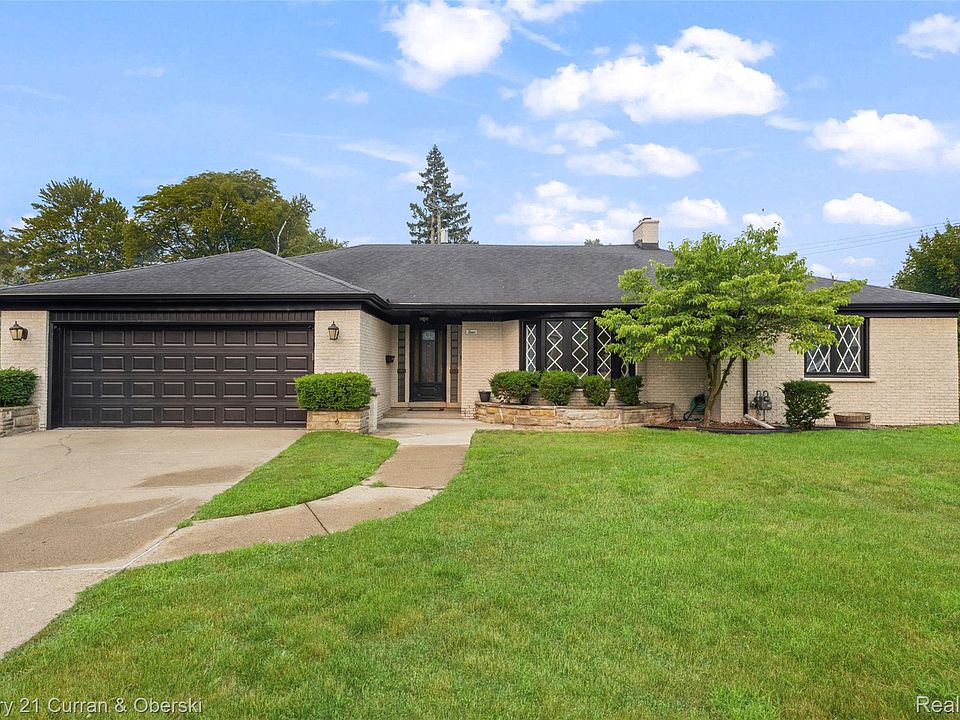 1st image of 4 Crescent Ct