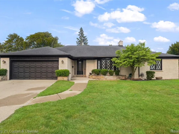 4 Crescent Ct, Dearborn, MI 48124