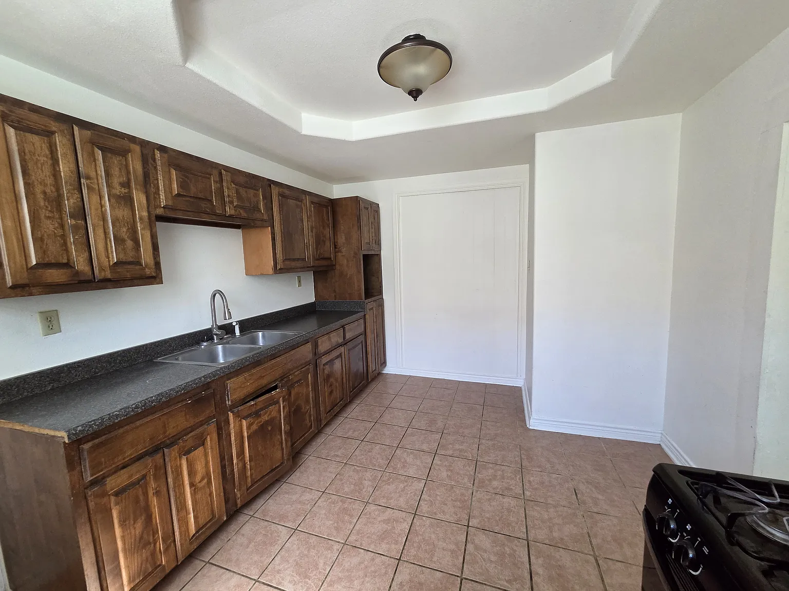 1 bed, 650 sqft, $975 — Photo 3