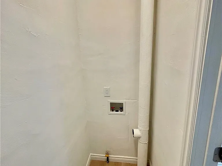 1504 S Garfield Ave — Photo 5