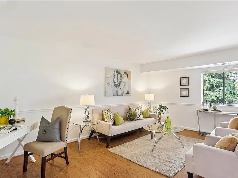 10 Monroe St #302 — Photo 33
