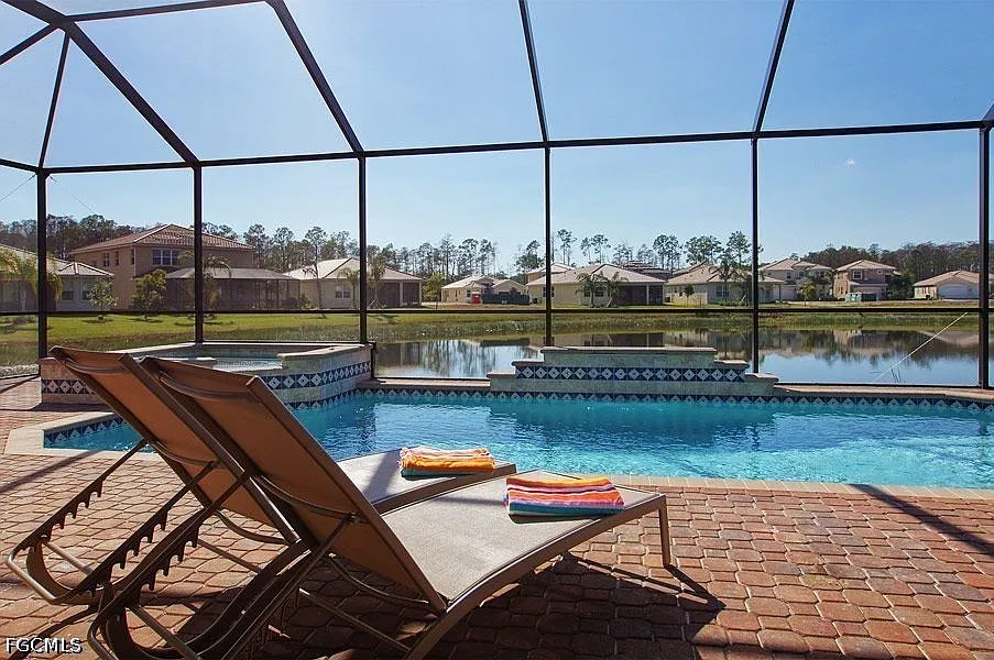 3 bed, 3.0 bath, 2188 sqft, $5,500 — Photo 2