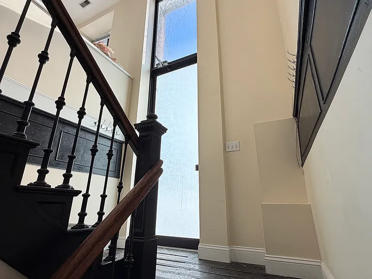 108 Richmond St #1 — Photo 19