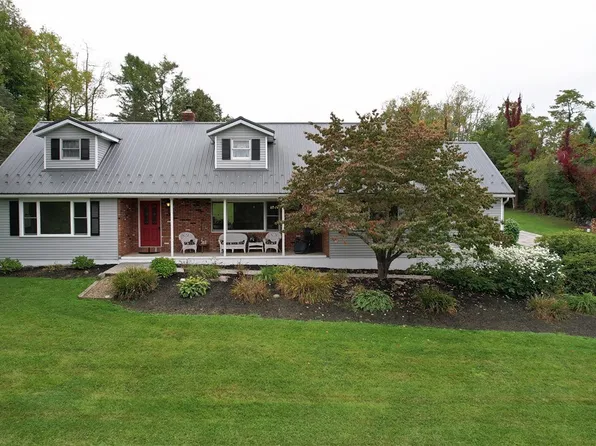 5712 Winchell Rd, Hiram, OH 44234