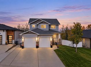 15 S Cole Way, Sylvan Lake, AB T4S 0L6