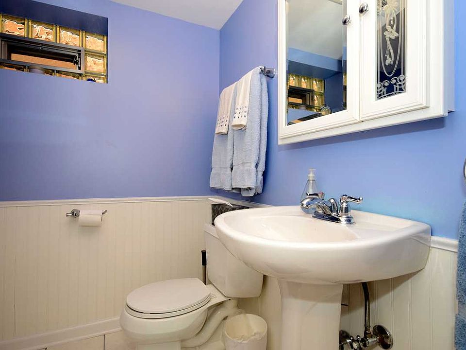 2nd Bathroom