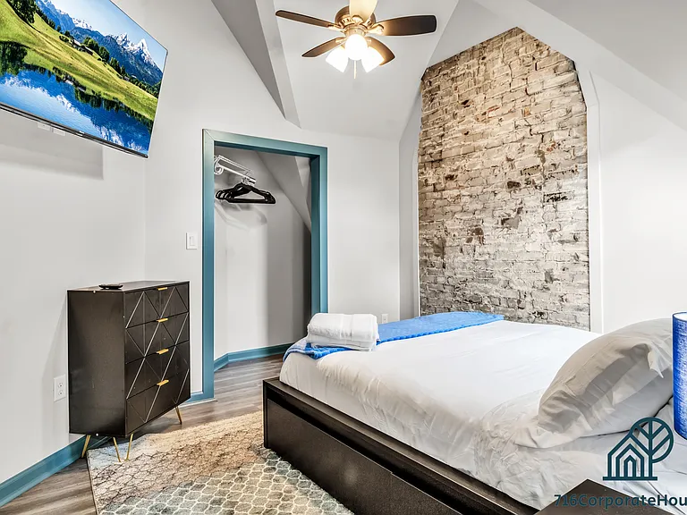 44 E Utica St #3B — Photo 19