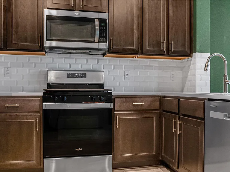 3730 Malibu Dr — Photo 5