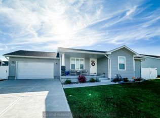 508 Coneflower Dr, Grand Island, NE 68803
