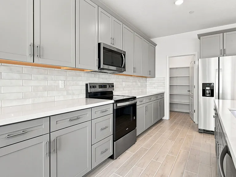 2516 Golden Bear St — Photo 9