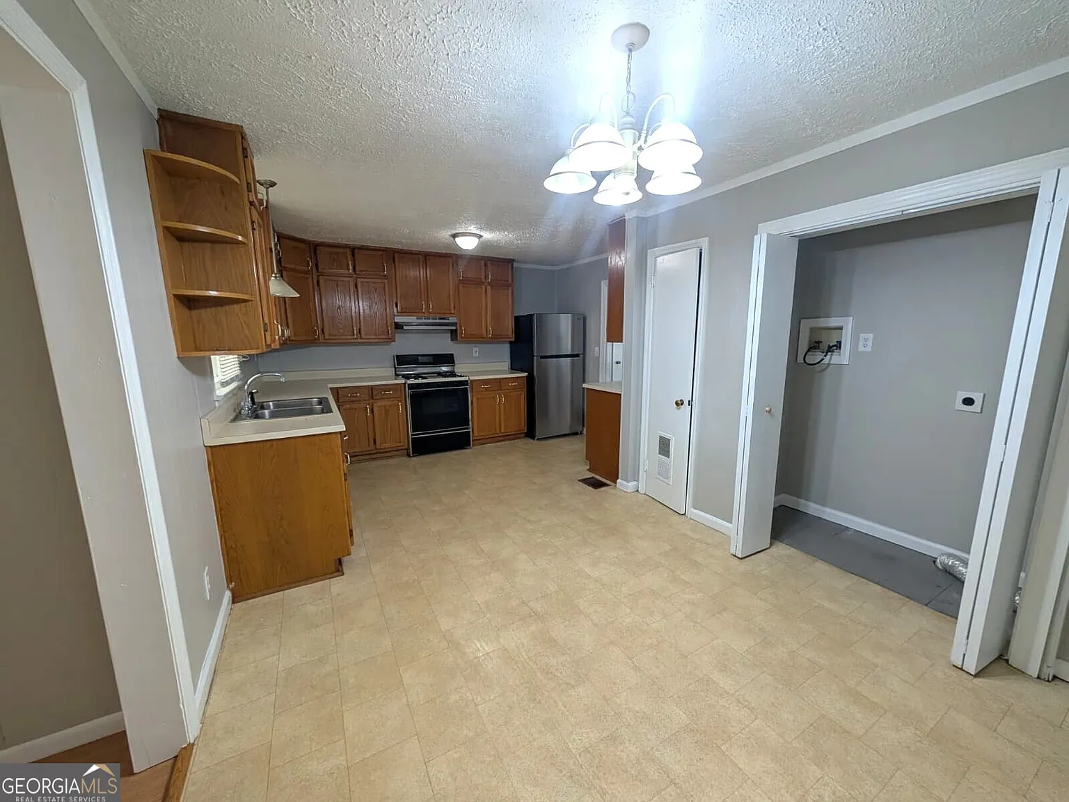 3 bed, 2.0 bath, 1464 sqft, $1,480 — Photo 3
