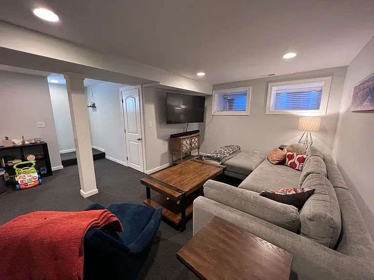 1441 W Grand Ave #1 — Photo 23