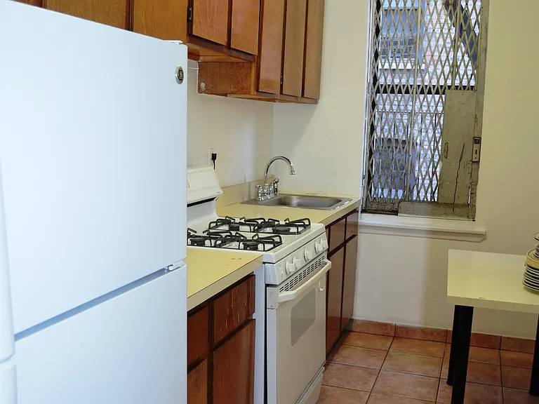 180 Claremont Ave #66 — Photo 5