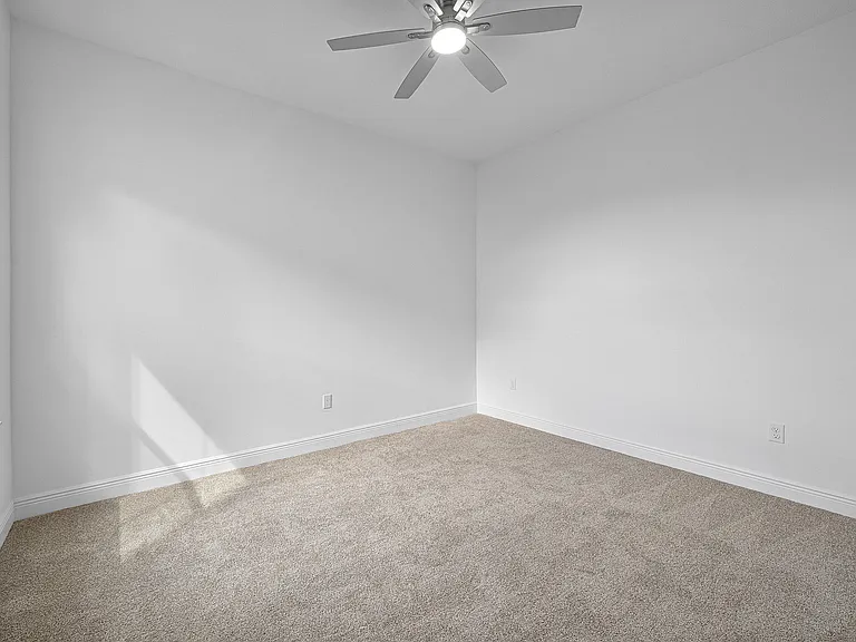 10720 SW Pioneer Pkwy — Photo 30