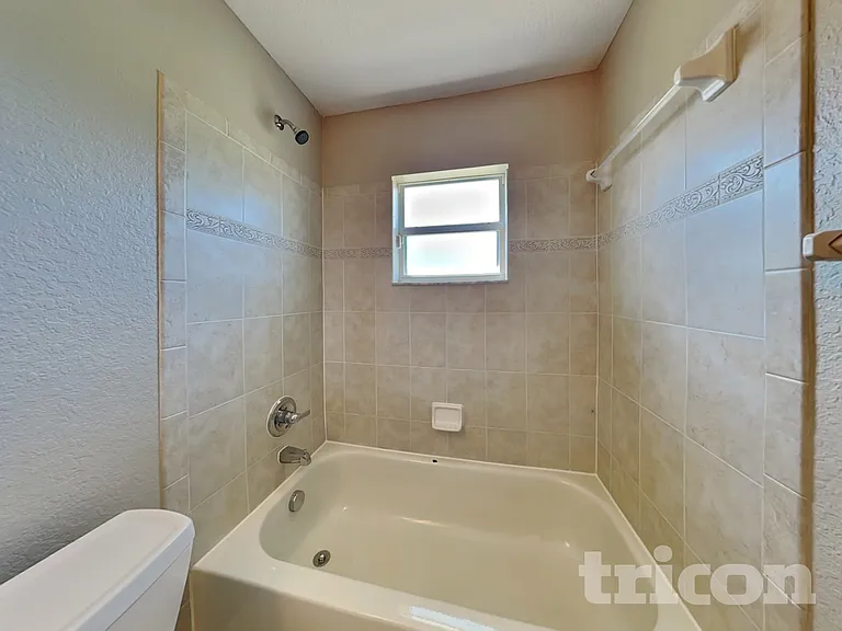 3382 Winchester Estates Cir — Photo 13