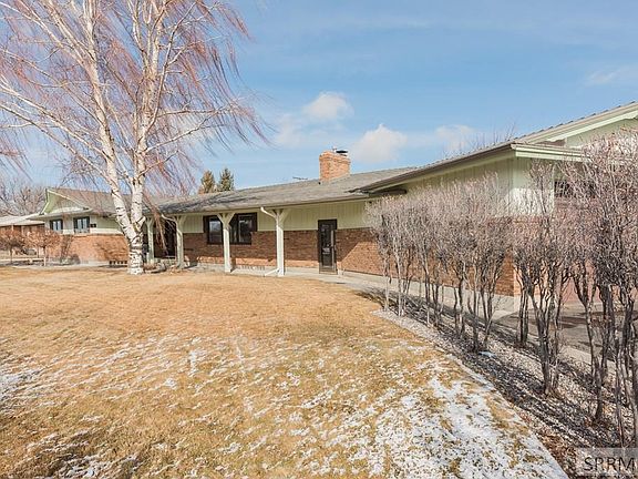 3rd image of 1231 Azalea Dr