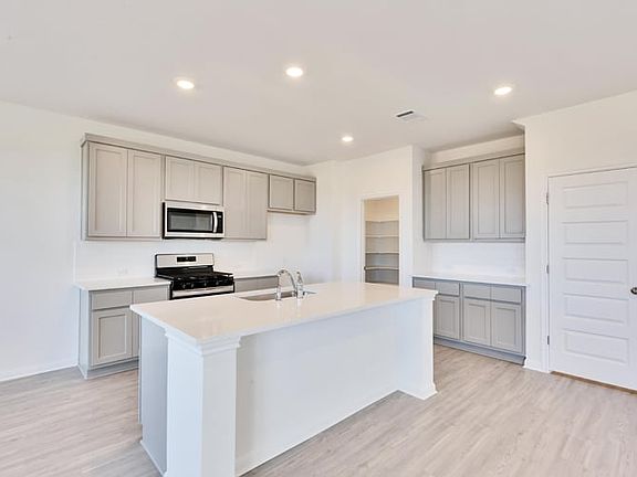 3rd image of 6704 Smarty Jones Ln