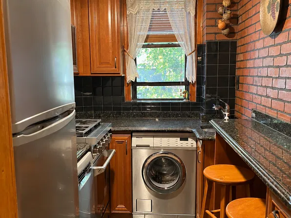 69 Quint Ave APT 18, Allston, MA 02134