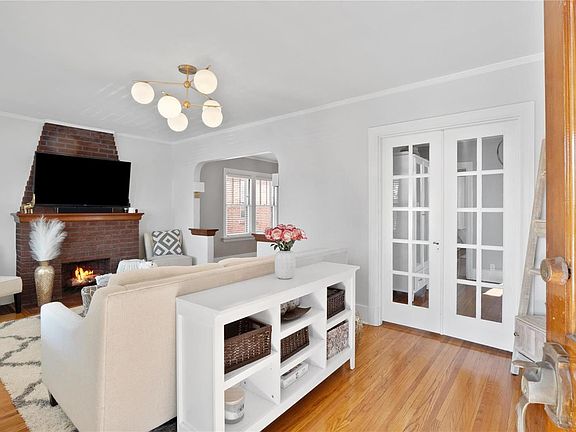 5th image of 6613 Tholozan Ave