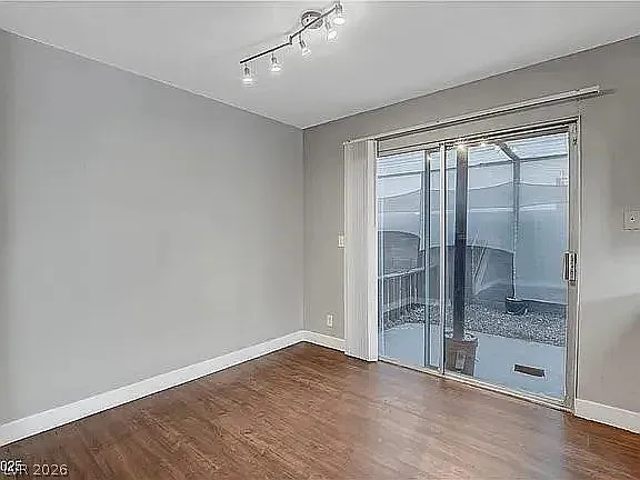 4339 Spencer St #15 — Photo 7