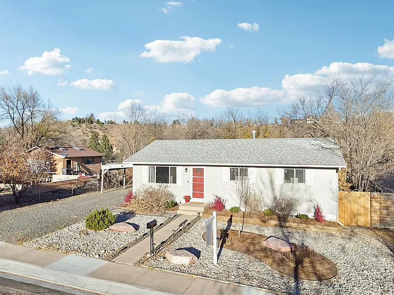 1235 Tonka Ave — Photo 6