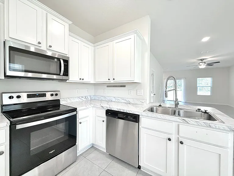 7670 Legacy Trl — Photo 6