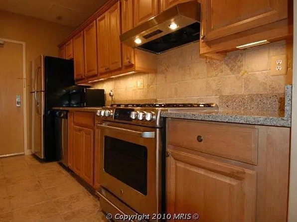 4141 N Henderson Rd APT 126, Arlington, VA 22203