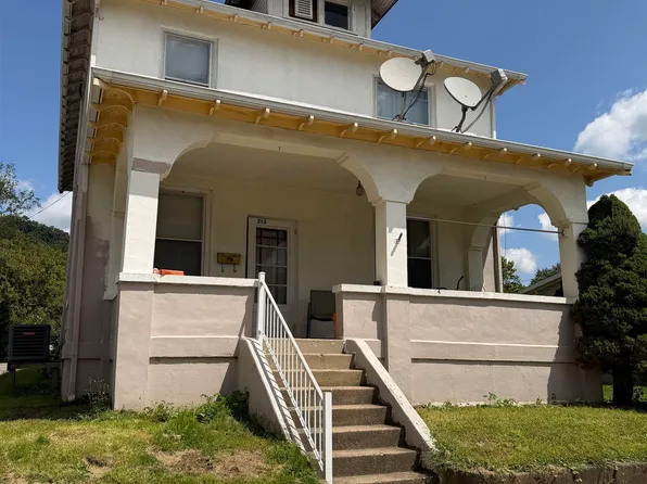 213 E 5th St, Weston, WV 26452
