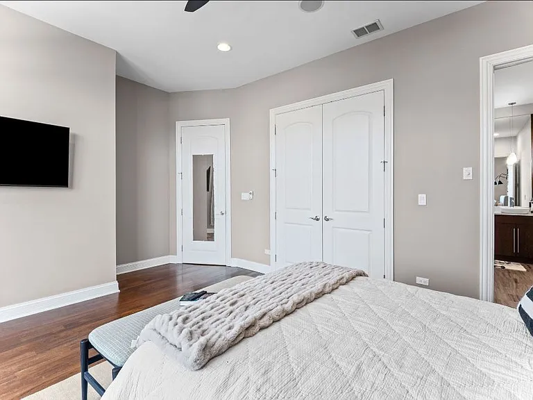 831 N Paulina St #2E — Photo 17