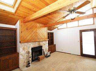 8640 W Crossfield Ave, Milwaukee, WI 53225