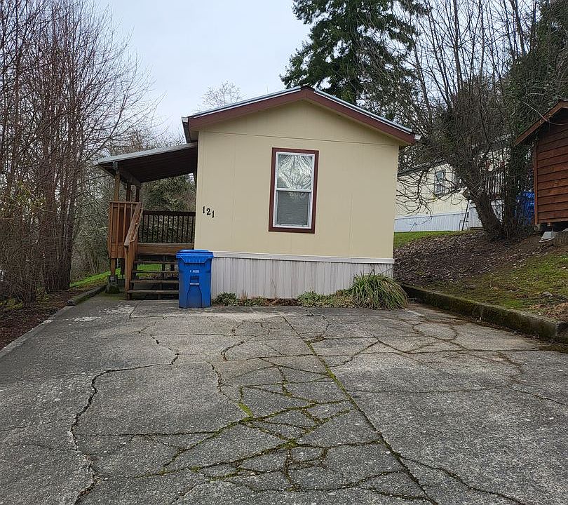 1st image of 2495 NE Kresky Ave #121