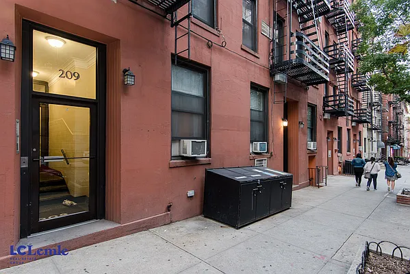 Rented by LC Lemle Real Estate Group | media 26