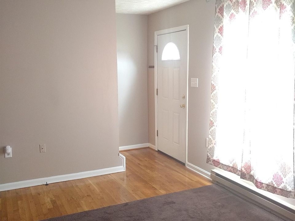 1st image of 142 Nottoway Dr #1