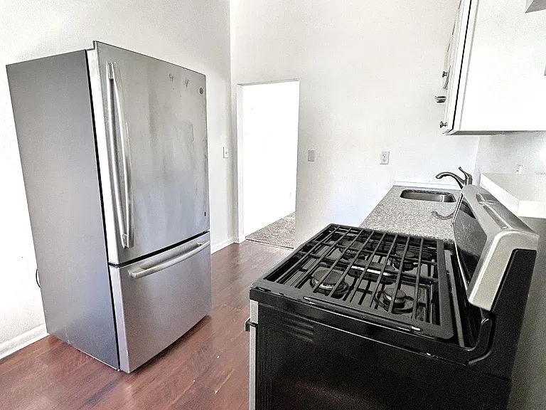 240 Main St #3A — Photo 3