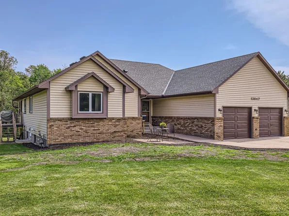 13847 Taconite St NE, Ham Lake, MN 55304