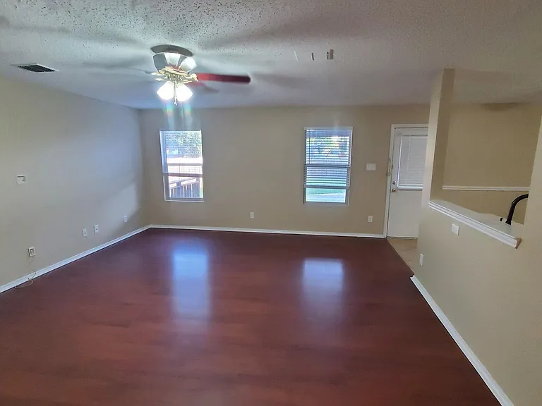 1400 Coral Reef Ln — Photo 15