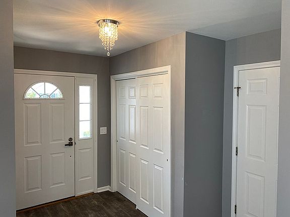 5th image of 2414 Woodbine Ln